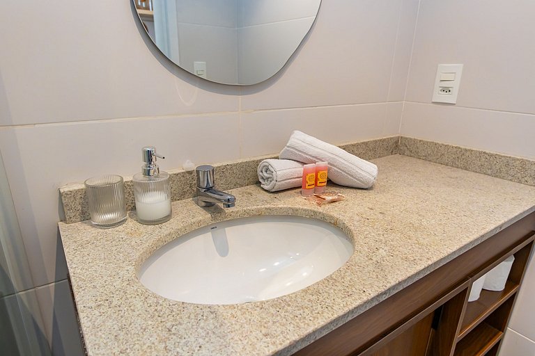 Studio Completo com Sacada no Centro - MAN0719