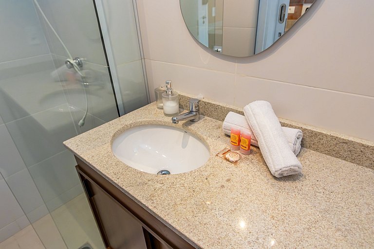 Studio Completo com Sacada no Centro - MAN0719