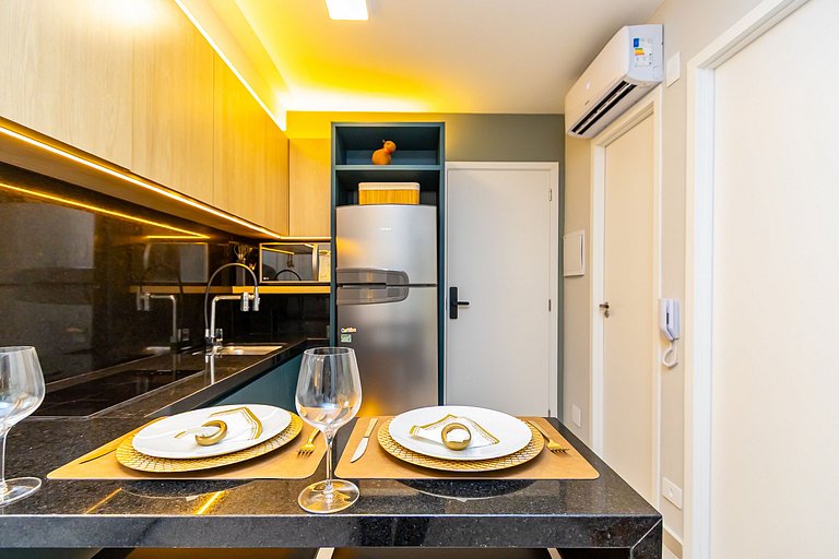 Charme Curitibano, apto 1q super completo -CNA0813