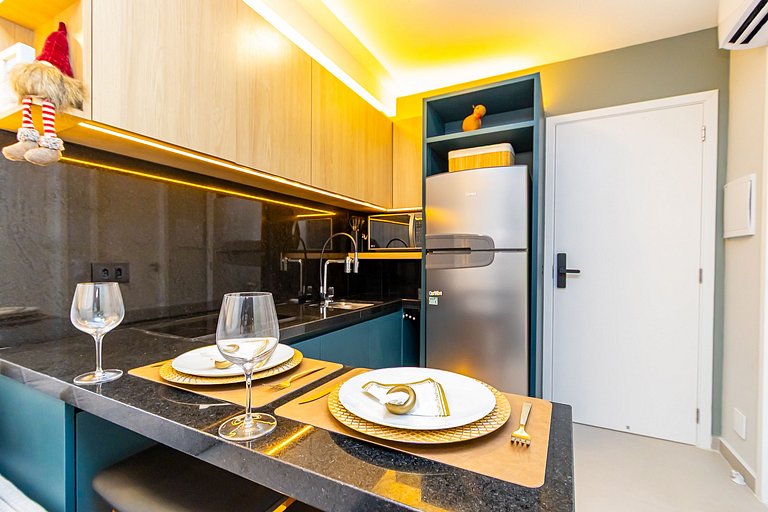 Charme Curitibano, apto 1q super completo -CNA0813