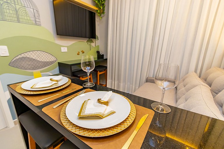 Charme Curitibano, apto 1q super completo -CNA0813