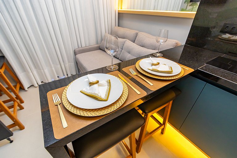 Charme Curitibano, apto 1q super completo -CNA0813