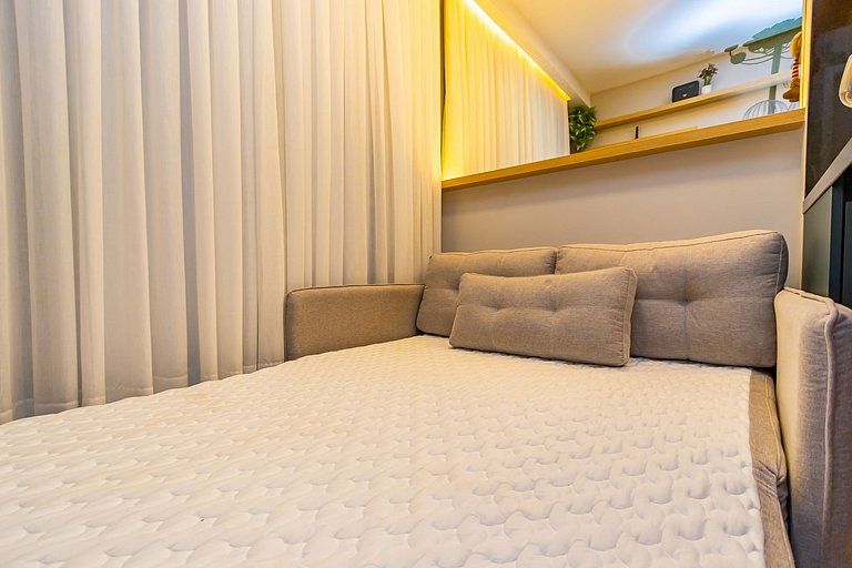 Charme Curitibano, apto 1q super completo -CNA0813