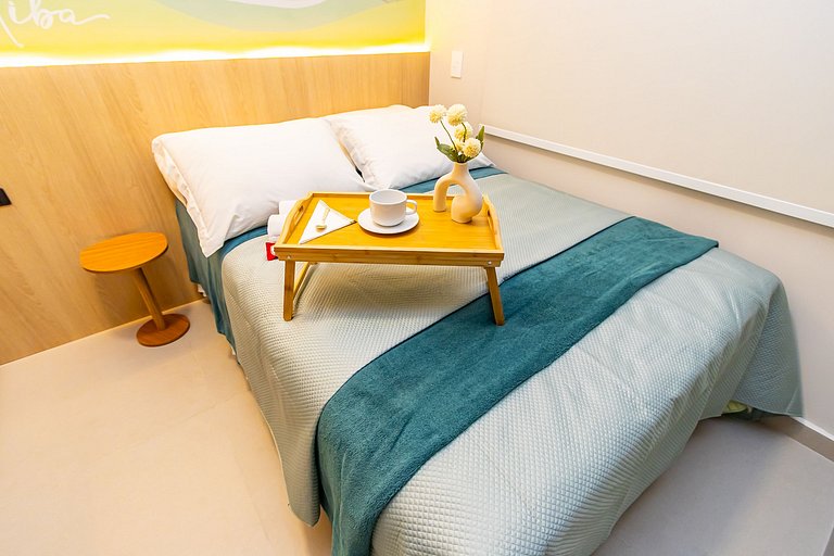 Charme Curitibano, apto 1q super completo -CNA0813