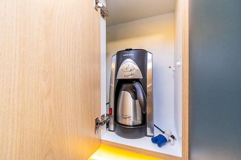 Charme Curitibano, apto 1q super completo -CNA0813