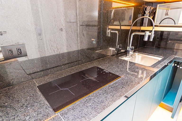 Charme Curitibano, apto 1q super completo -CNA0813