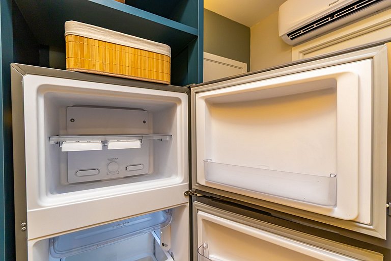 Charme Curitibano, apto 1q super completo -CNA0813