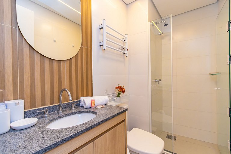 Charme Curitibano, apto 1q super completo -CNA0813