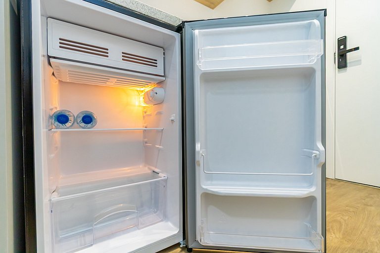 Studio em prédio novo no Centro - MAN1708