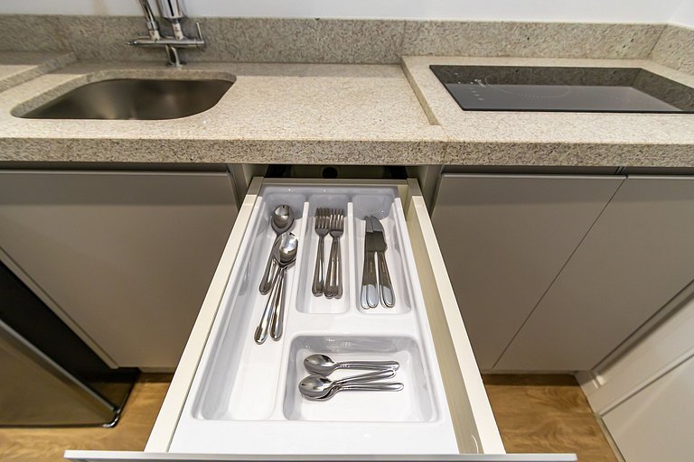 Studio em prédio novo no Centro - MAN1708