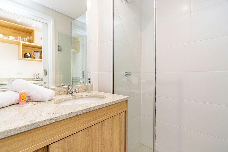 Studio em prédio novo no Centro - MAN1708