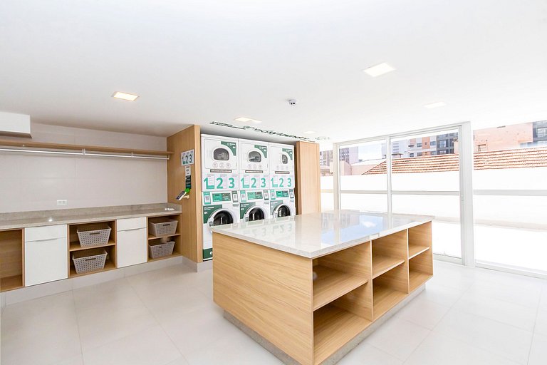 Studio em prédio novo no Centro - MAN1708