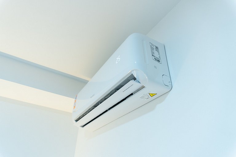 Studio com sacada no Centro - MAN1703