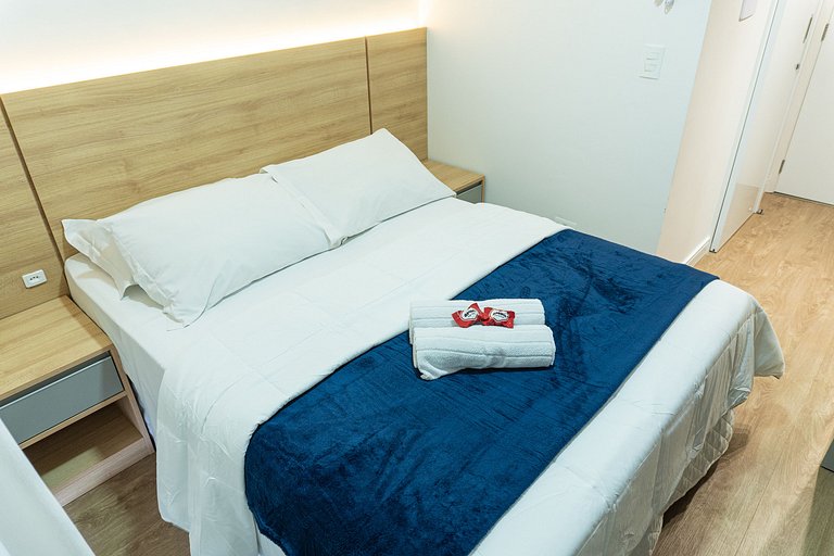 Studio com sacada no Centro - MAN1703