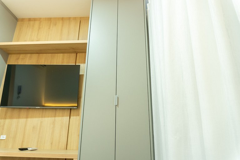 Studio com sacada no Centro - MAN1703