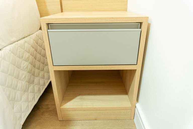 Studio com sacada no Centro - MAN1703