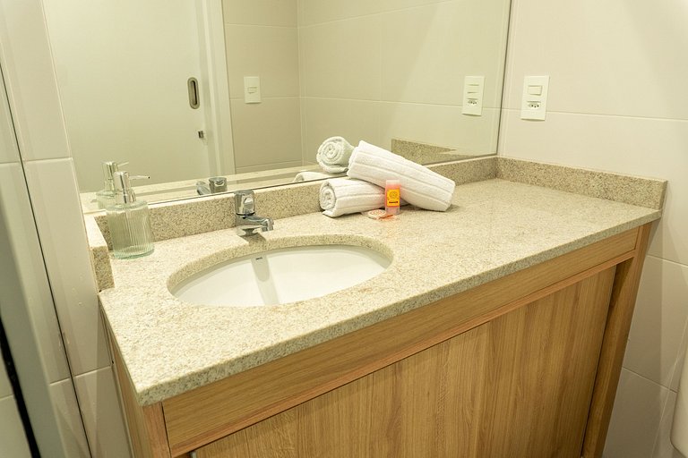 Studio com sacada no Centro - MAN1703