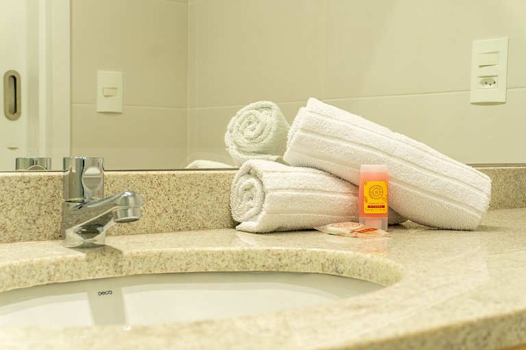 Studio com sacada no Centro - MAN1703