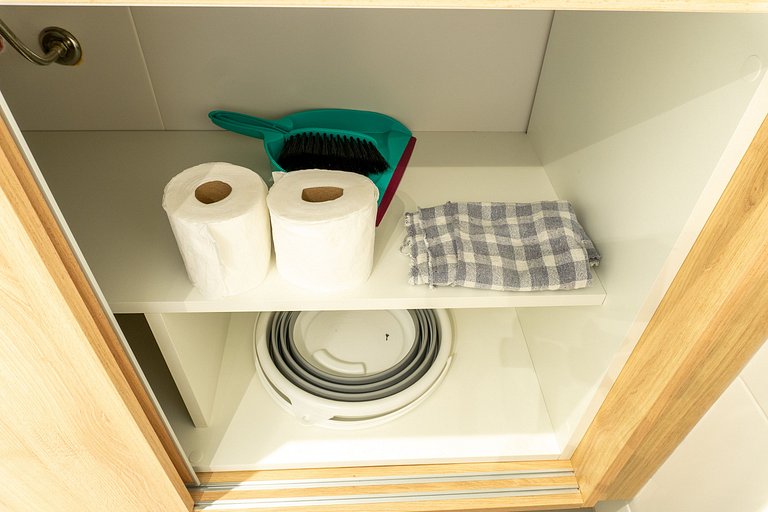 Studio com sacada no Centro - MAN1703