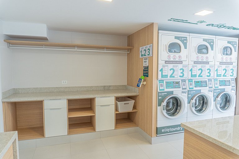 Studio com sacada no Centro - MAN1703