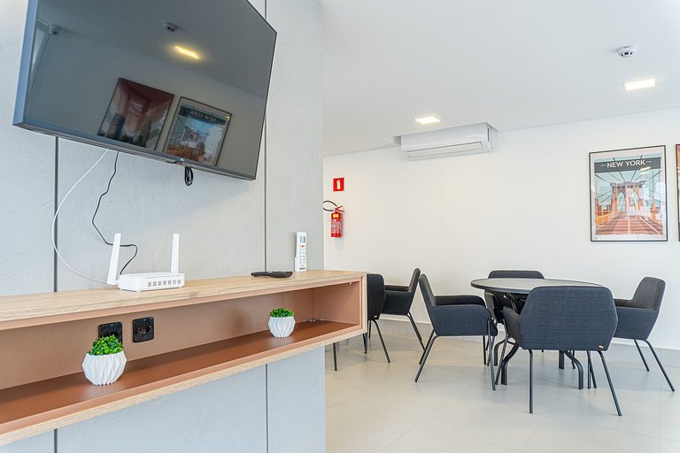 Studio com sacada no Centro - MAN1703