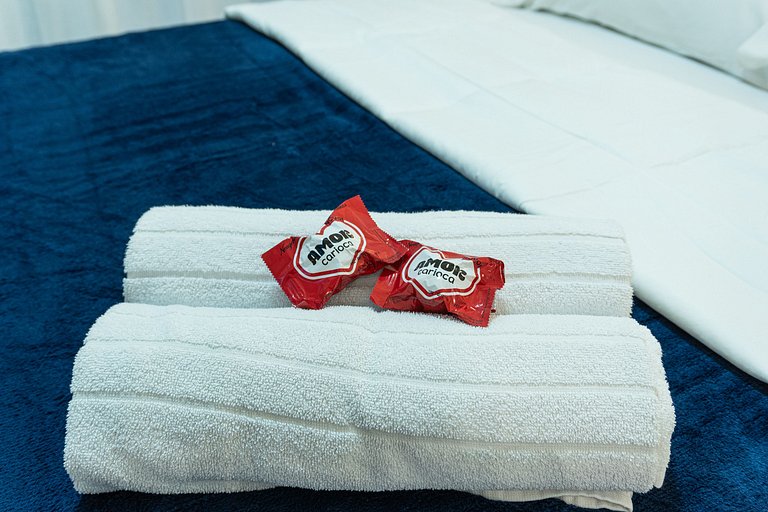 Studio com vista para o Centro de Curitiba-MAN1707