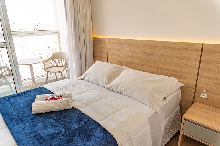 Studio com vista para o Centro de Curitiba-MAN1707