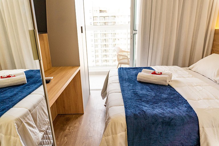 Studio com vista para o Centro de Curitiba-MAN1707