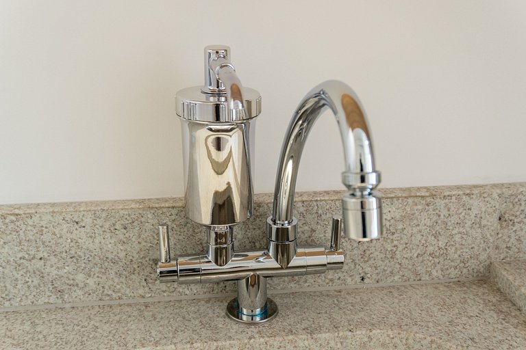 Studio com vista para o Centro de Curitiba-MAN1707