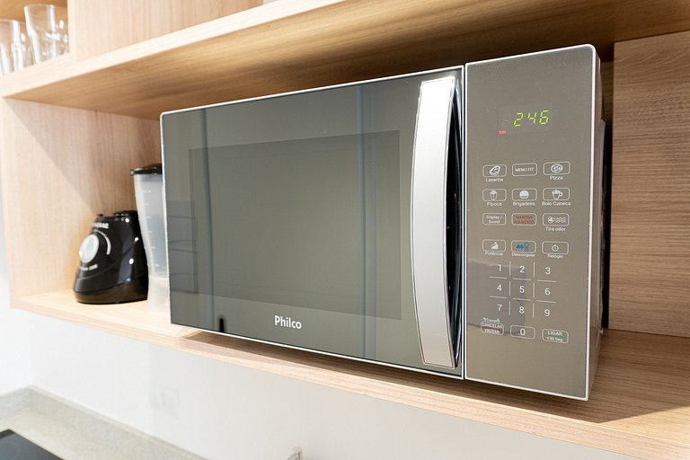 Studio com vista para o Centro de Curitiba-MAN1707