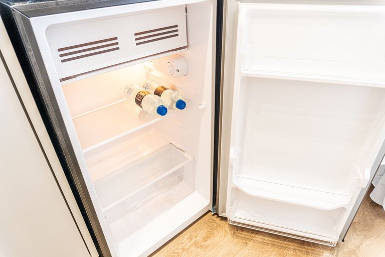 Studio com vista para o Centro de Curitiba-MAN1707