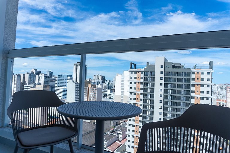 Studio com vista para o Centro de Curitiba-MAN1707