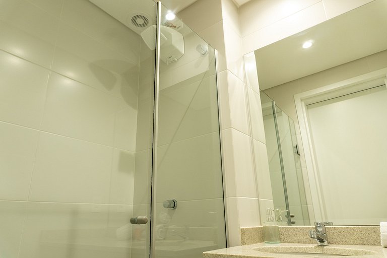 Studio com vista para o Centro de Curitiba-MAN1707