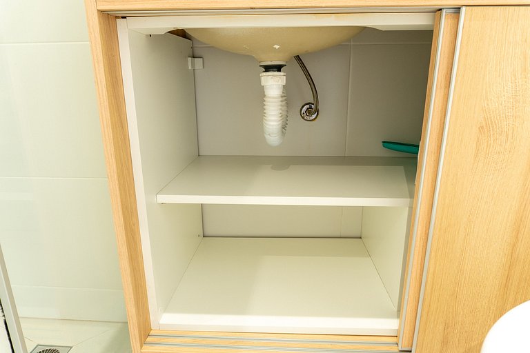 Studio com vista para o Centro de Curitiba-MAN1707