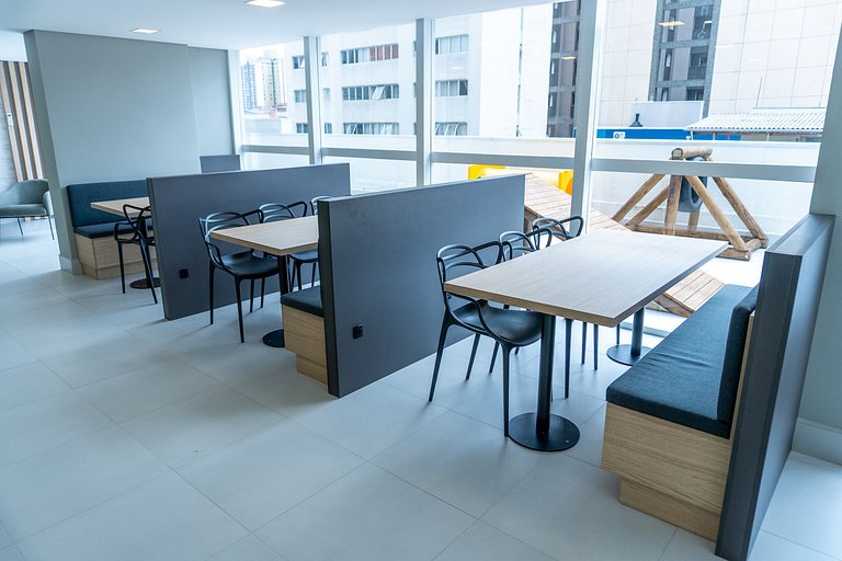 Studio com vista para o Centro de Curitiba-MAN1707