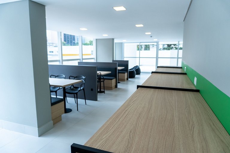 Studio com vista para o Centro de Curitiba-MAN1707