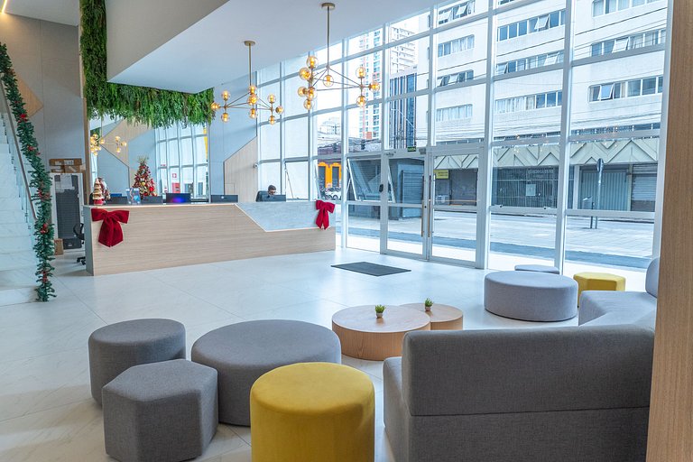 Studio com vista para o Centro de Curitiba-MAN1707