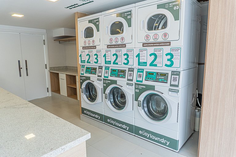 Studio com vista para o Centro de Curitiba-MAN1707