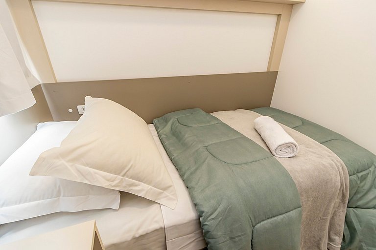 Apto de 2q super iluminado e ensolarado - CNA0309