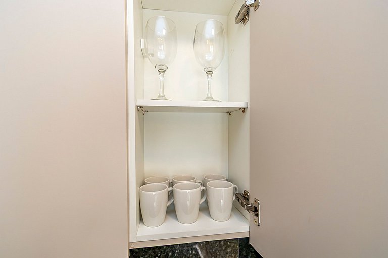 Apto de 2q super iluminado e ensolarado - CNA0309