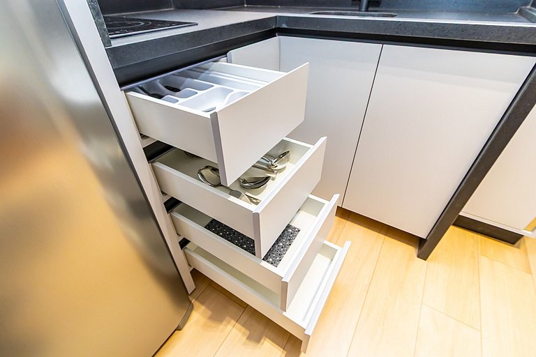 Apto de 2q, c/ vaga em prédio com Piscina -IBI0407