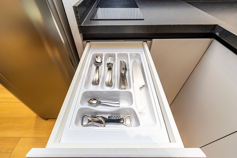 Apto de 2q, c/ vaga em prédio com Piscina -IBI0407