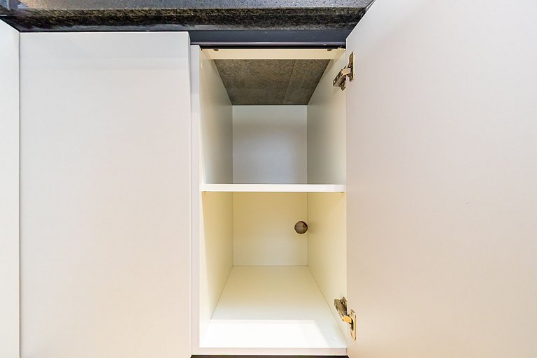 Apto de 2q, c/ vaga em prédio com Piscina -IBI0407