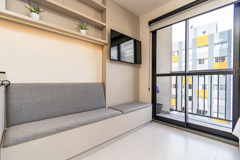 Studio c/ vaga em prédio com piscina - IBI0802