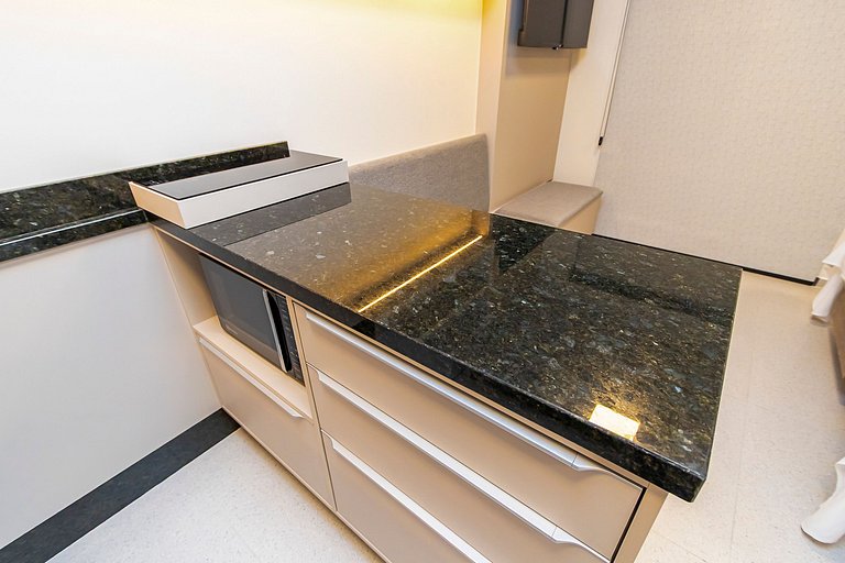 Studio c/ vaga em prédio com piscina - IBI0802