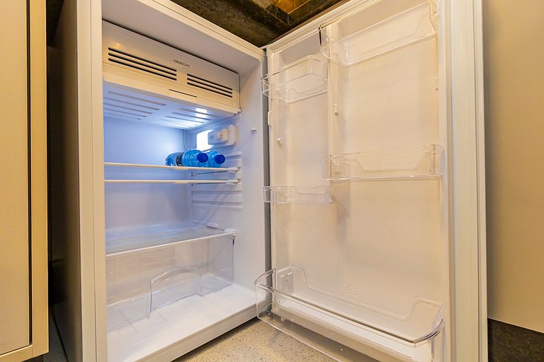 Studio c/ vaga em prédio com piscina - IBI0802