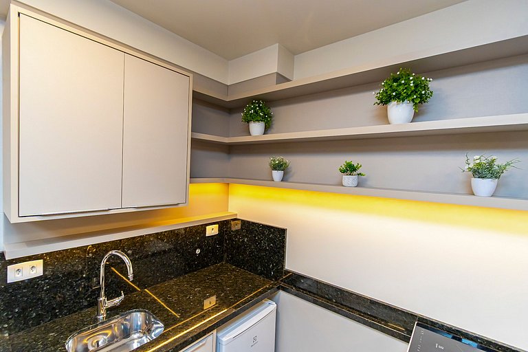 Studio c/ vaga em prédio com piscina - IBI0802