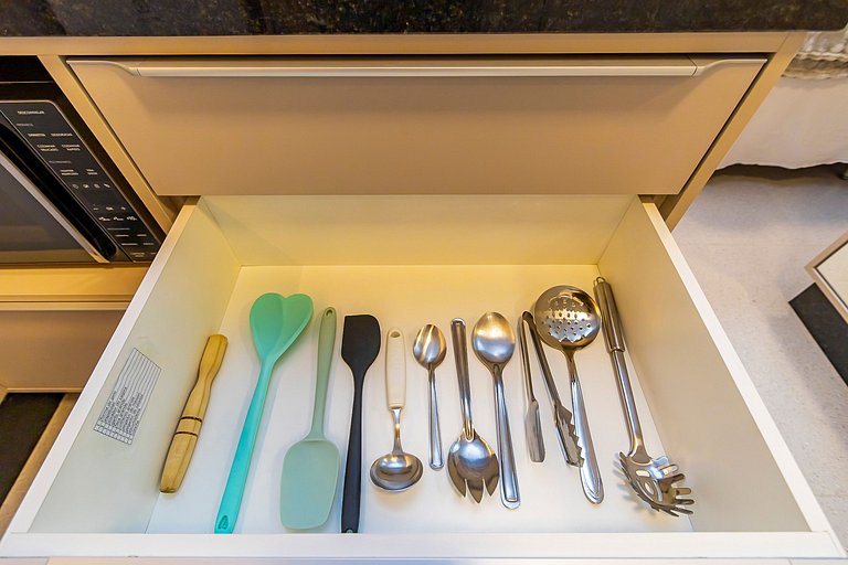 Studio c/ vaga em prédio com piscina - IBI0802