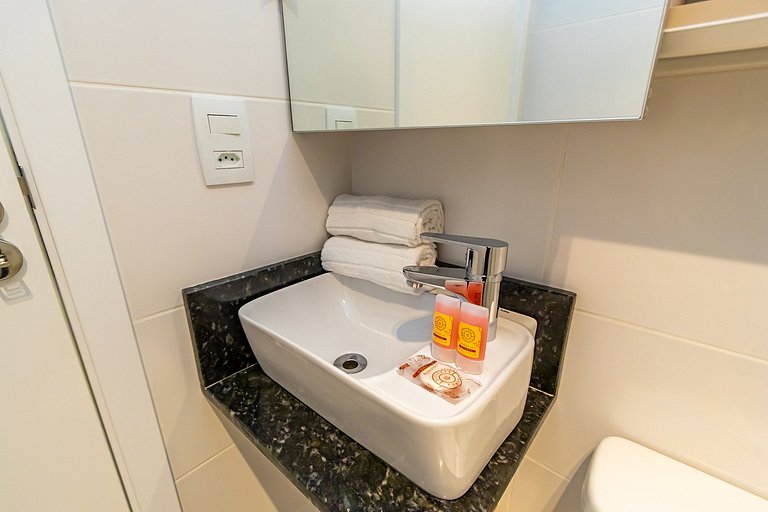 Studio c/ vaga em prédio com piscina - IBI0802