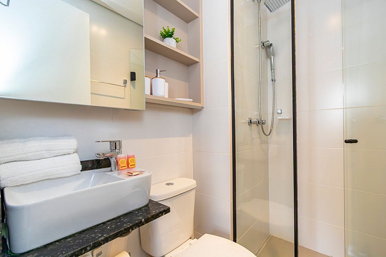 Studio c/ vaga em prédio com piscina - IBI0802